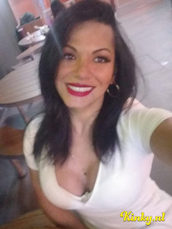 elizabeth-prive-ontvangst-via-kinky-6299d215c6f3c700192e4d20