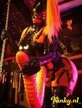 Katherina - Meesteres Katherina wacht op u in haar BDSM Kamer!