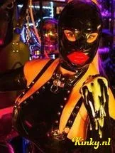 katherina-bdsm-via-kinky-6994a2dc4e5a660012d0f76e