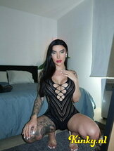 camilla-prive-ontvangst-via-kinky-6866abbb31f4b00013ba63d3