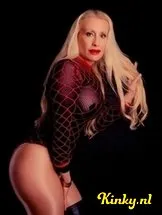 meesteres-tess-bdsm-via-kinky-62df789b1b7622001a275891