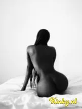 summer-erotische-massage-via-kinky-64ad4a84853d660012d41b04