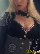 mevrouw-chelsea-bdsm-via-kinky-68d6b4814884f30013e8a41e