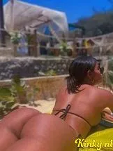 khloe-prive-ontvangst-via-kinky-68fd62e632844c0013f6235b