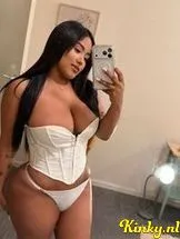 khloe-prive-ontvangst-via-kinky-690db425665fb200136359e7