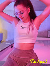 lola-virtual-sex-via-kinky-680b76b73cd0cf00131c475f
