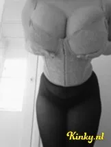 esmee-virtual-sex-via-kinky-67ea6280b04b8d00132d4027