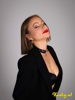 emely-prive-ontvangst-via-kinky-68986bd97266d20013b93b7a