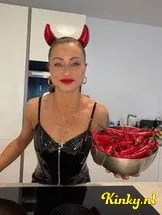 emely-prive-ontvangst-via-kinky-699829d717f87a0013dd19e2