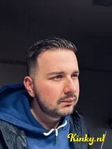 robiño-escort-via-kinky-65b85f5046d8260012f5c2bf