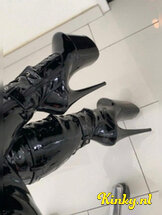 aletta-bdsm-via-kinky-6870de2bb04b8d00132e1ed9