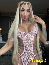kendal-prive-ontvangst-via-kinky-683eff6d43e4b9001386dff5