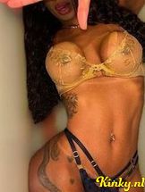 selena-prive-ontvangst-via-kinky-690b56b1665fb20013635460