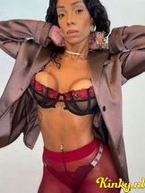 selena-prive-ontvangst-via-kinky-69254b89a9c49d0013969c05