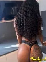 selena-prive-ontvangst-via-kinky-68db8fe27e9b92001310b0cd