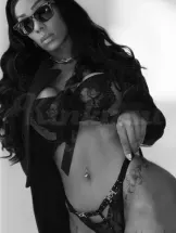 selena-prive-ontvangst-via-kinky-6a045651916ea00013ede384