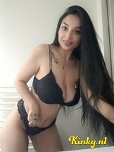 yasmina-escort-via-kinky-6863d480b04b8d00132e0925