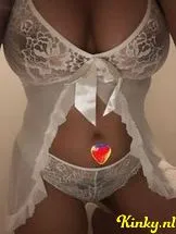 emma-erotische-massage-via-kinky-68cd5f72034a850013ea8ff2