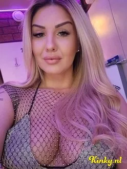 amy-escort-via-kinky-67b0b97d85359600143aa451