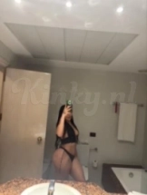 nahomy-prive-ontvangst-via-kinky-698326882ec2c000132c01c3