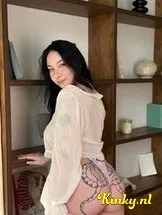 adele-virtual-sex-via-kinky-686258963cd0cf00131cdcc3