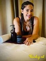 lucy-erotische-massage-via-kinky-69467006b6564e00135ef211