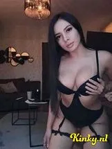 adhara-prive-ontvangst-via-kinky-6998faa1e764c80013c393ed