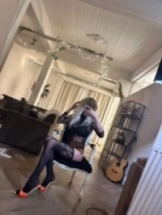 selena-prive-ontvangst-via-kinky-699ae774cadf7400135b8c64