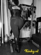 meesteres-niky-bdsm-via-kinky-664ddc70c45090001abfcf27