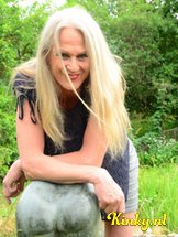 naomi-escort-via-kinky-5cf68e37819a33a19be43f44