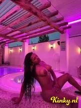 roxanna-prive-ontvangst-via-kinky-6997428e08119e001494d087