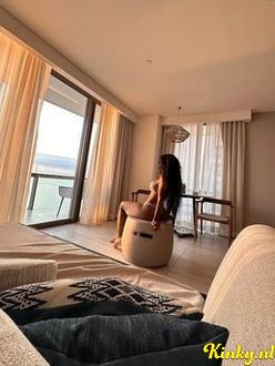 ebony-lola-prive-ontvangst-via-kinky-68c15f3f2f74810013c81b6f