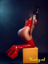 mrs-llana-bdsm-via-kinky-5f1eb870b7a1fa460f304237