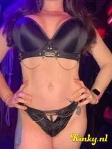 luci-lux-bdsm-via-kinky-6973259711aba9001403502e