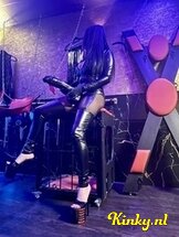 ines-bdsm-via-kinky-670fd9a0397663001375d5ac
