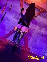 nicole-bdsm-via-kinky-67ab9ab0e0963b0013d8f336