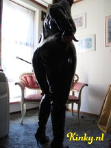 mrs-anna-bdsm-via-kinky-5cf6670792b15a0136291f2a